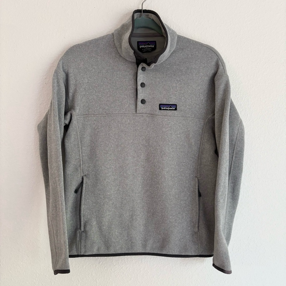 Patagonia | grey 1/4 snap fleece sweater zipper pockets winter outdoors cozy